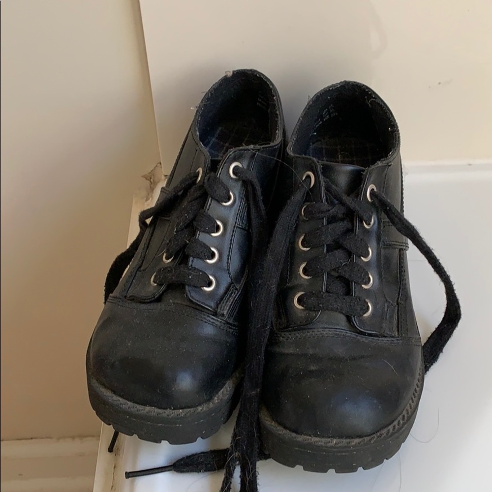 No boundaries shoes Size 6-1/2 black